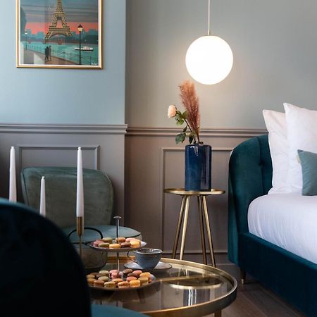 The Parisian Blue Eiffel Tower Apartment Exterior foto
